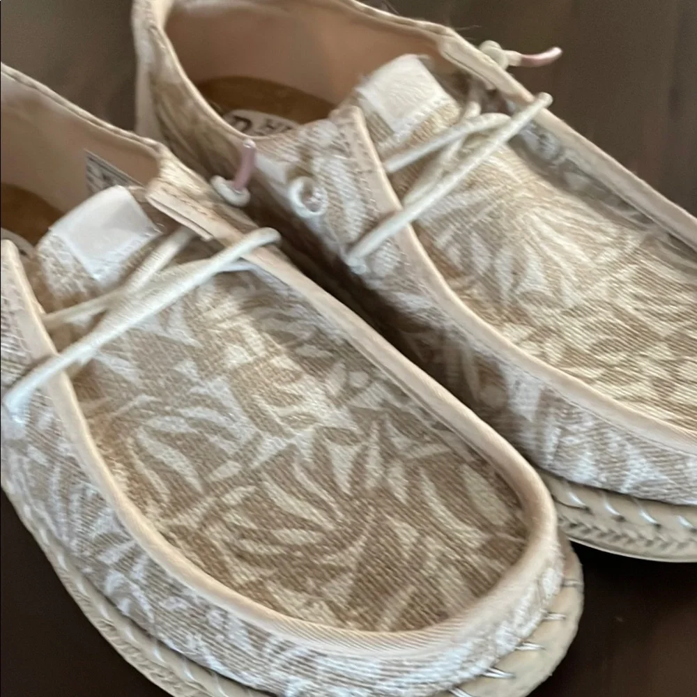 Hey Dude
Wendy flat espadrilles - Picture 1 of 6